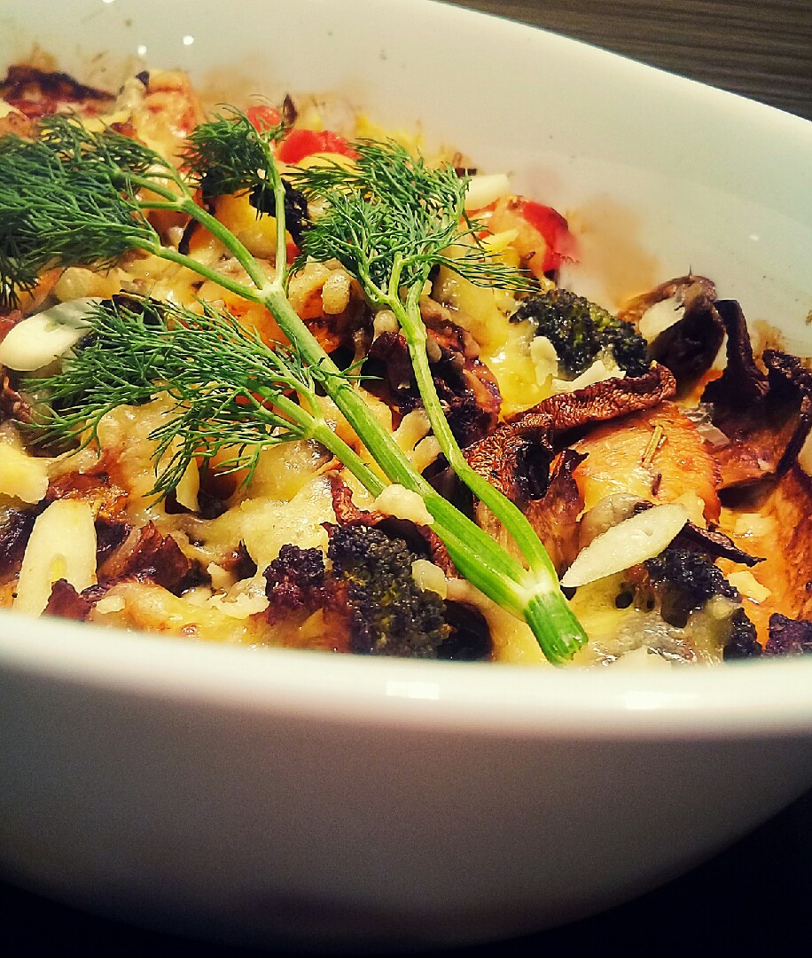 Куриное филе с овощами в духовке