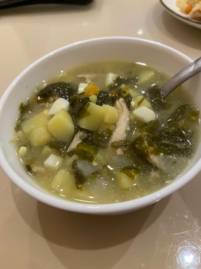 Щавельный суп с курицей