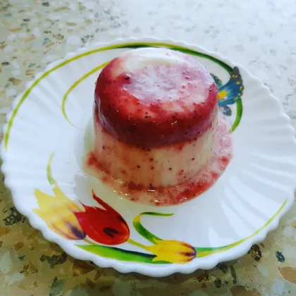 Клубнично-сметанный десерт