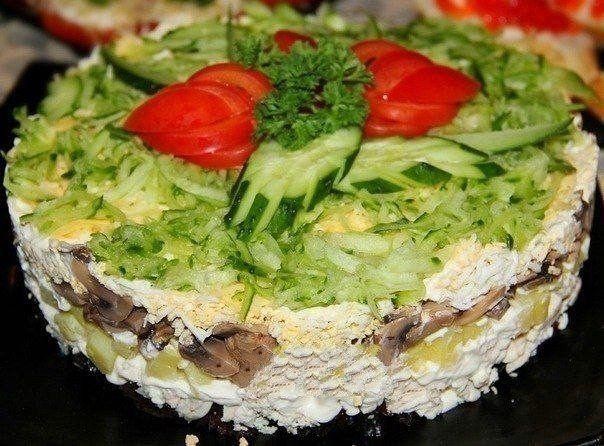 Салат «Венеция» с ананасом и курицей