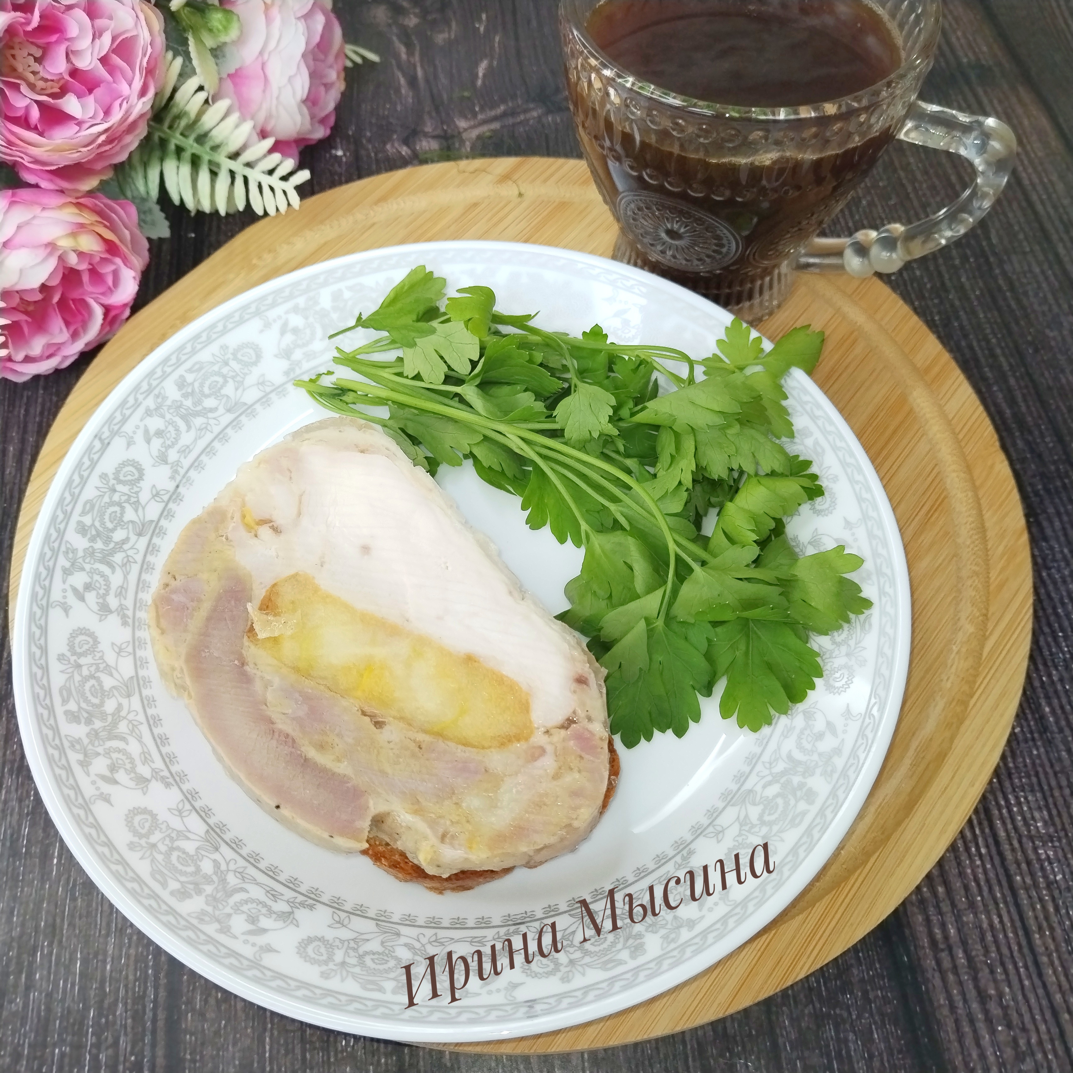 Тосты с рулетом из гуся с яблоками