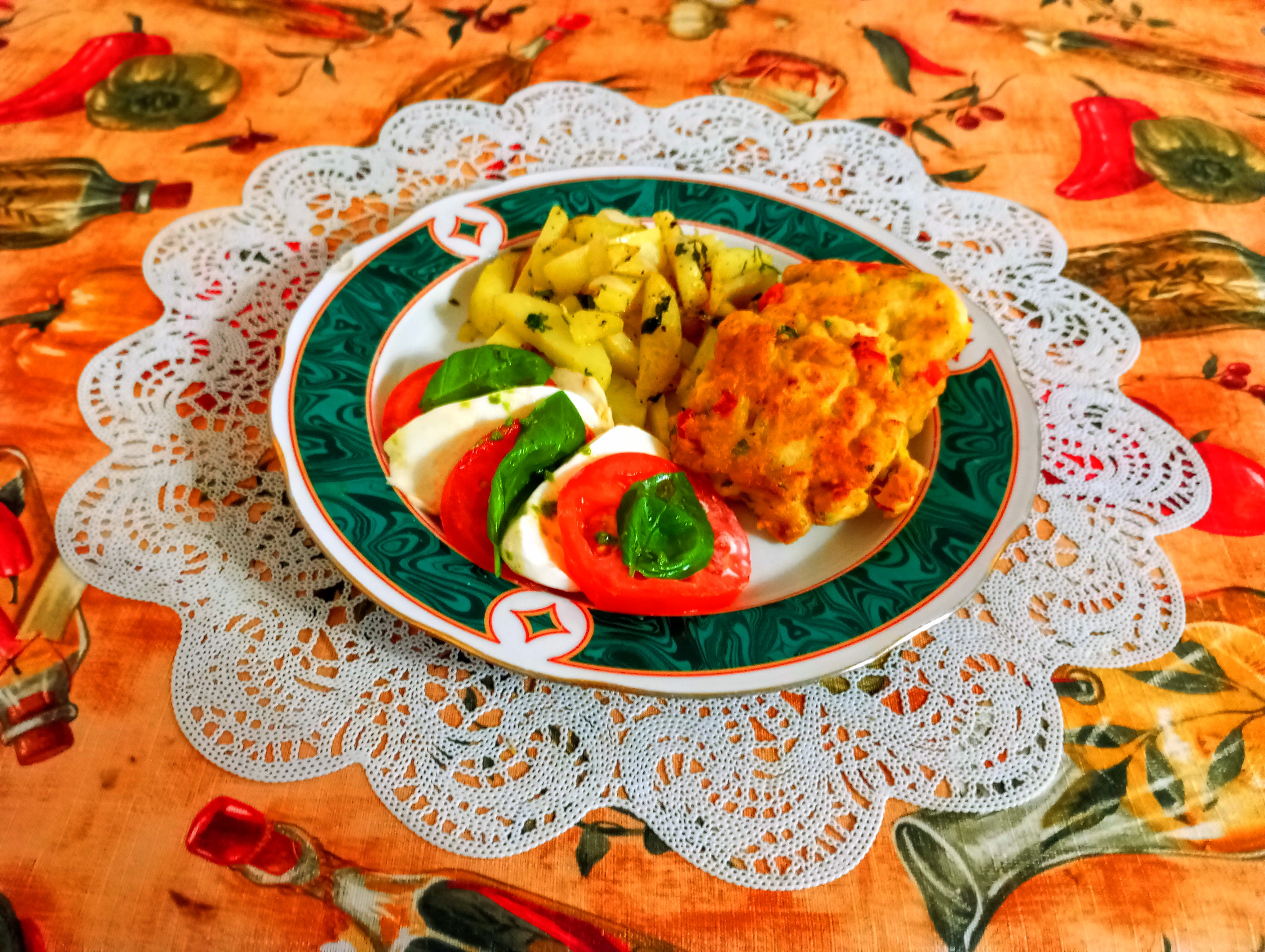 Куриные растрепки с жареным картофелем