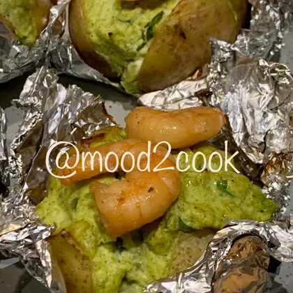 Картофель в духовке фаршированный суфле из брокколи с креветками