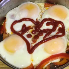 Яичница со сладким 🌶 на завтрак 🍳