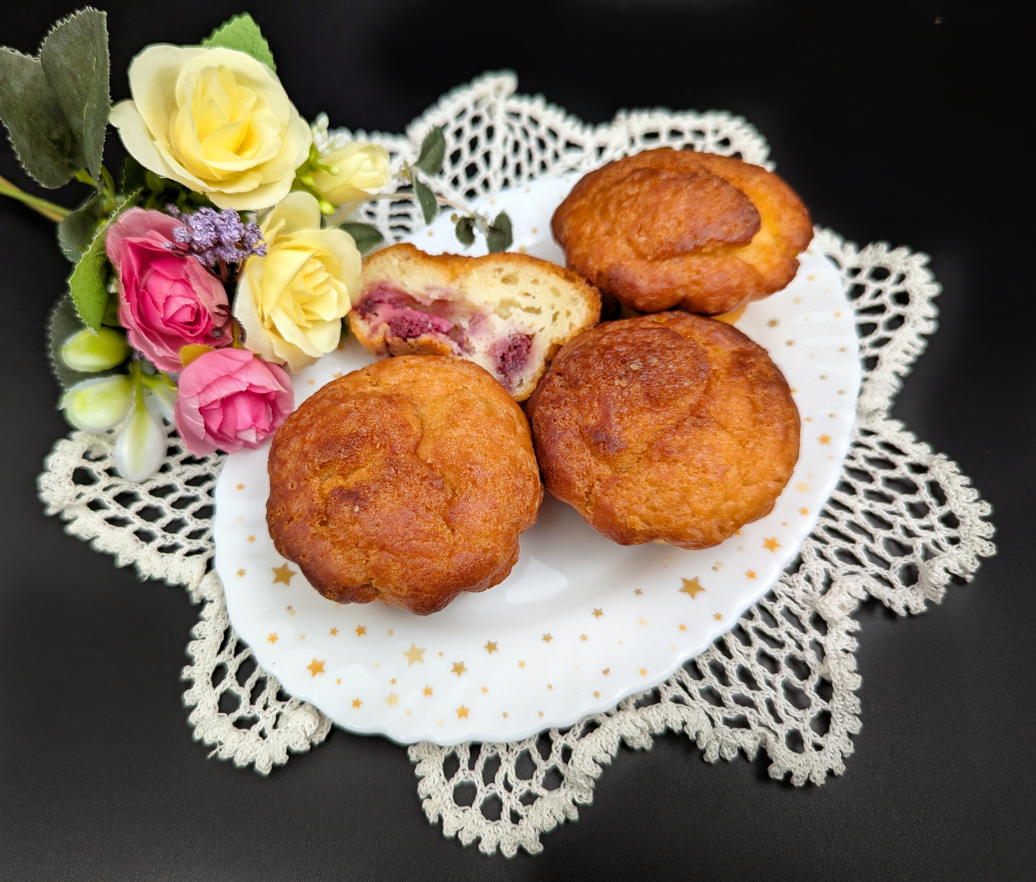 Кексы на кефире с ягодами