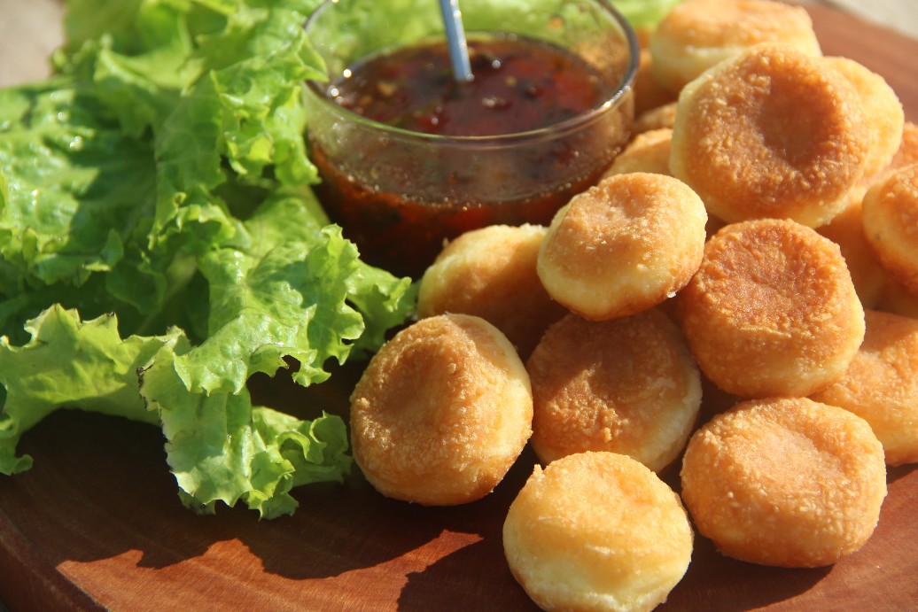 Сырные шарики с чесночным соусом - простой и вкусный рецепт с пошаговыми фото