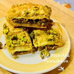 Турецкая пахлава с фисташками