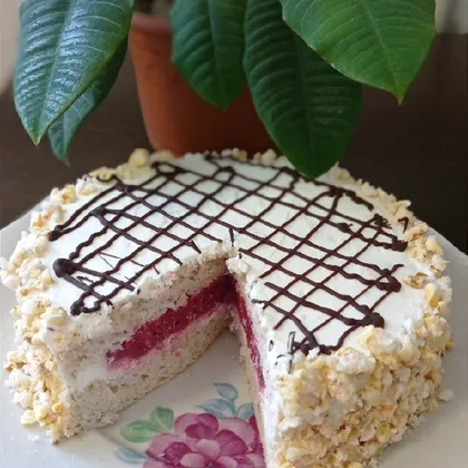 Бисквитный торт с творожным кремом и малиновым курдом