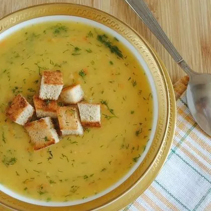 Гороховый суп с сухариками