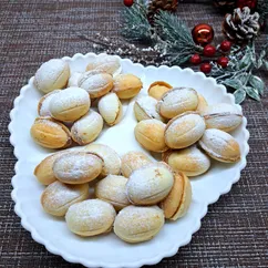 Орешки с вареной сгущенкой