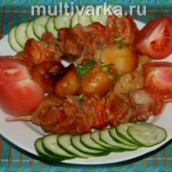 Шашлык в томате с картофелем (мультиварка)