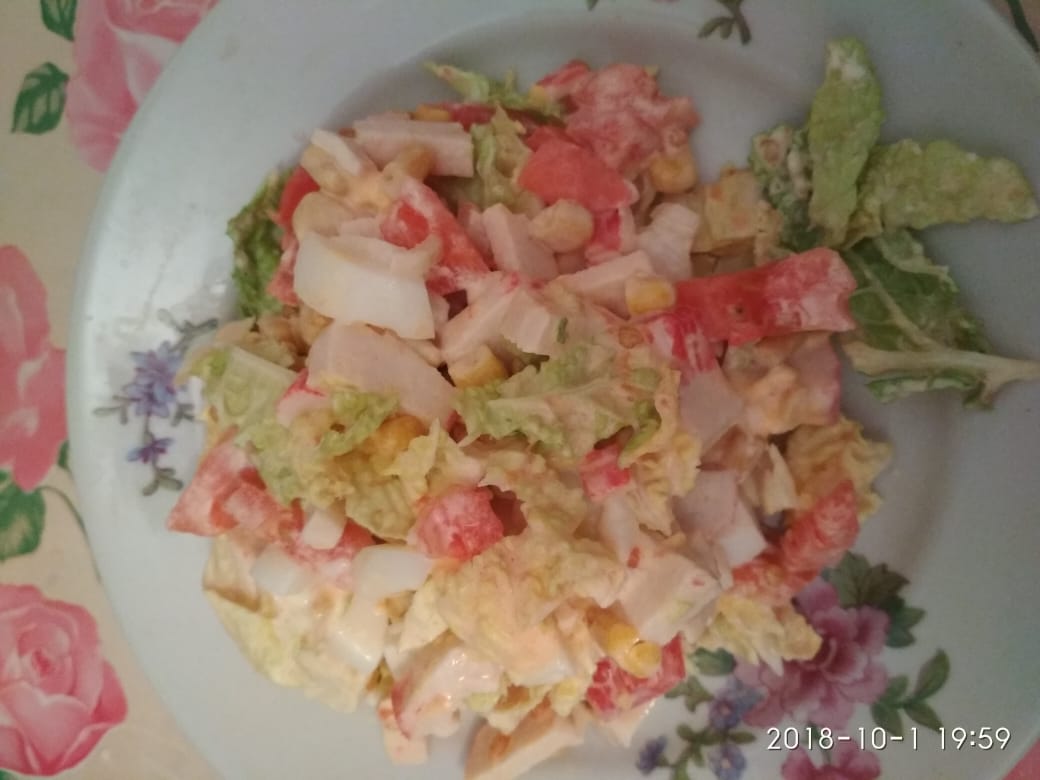 Салат с пекинской капустой и крабовыми палочками