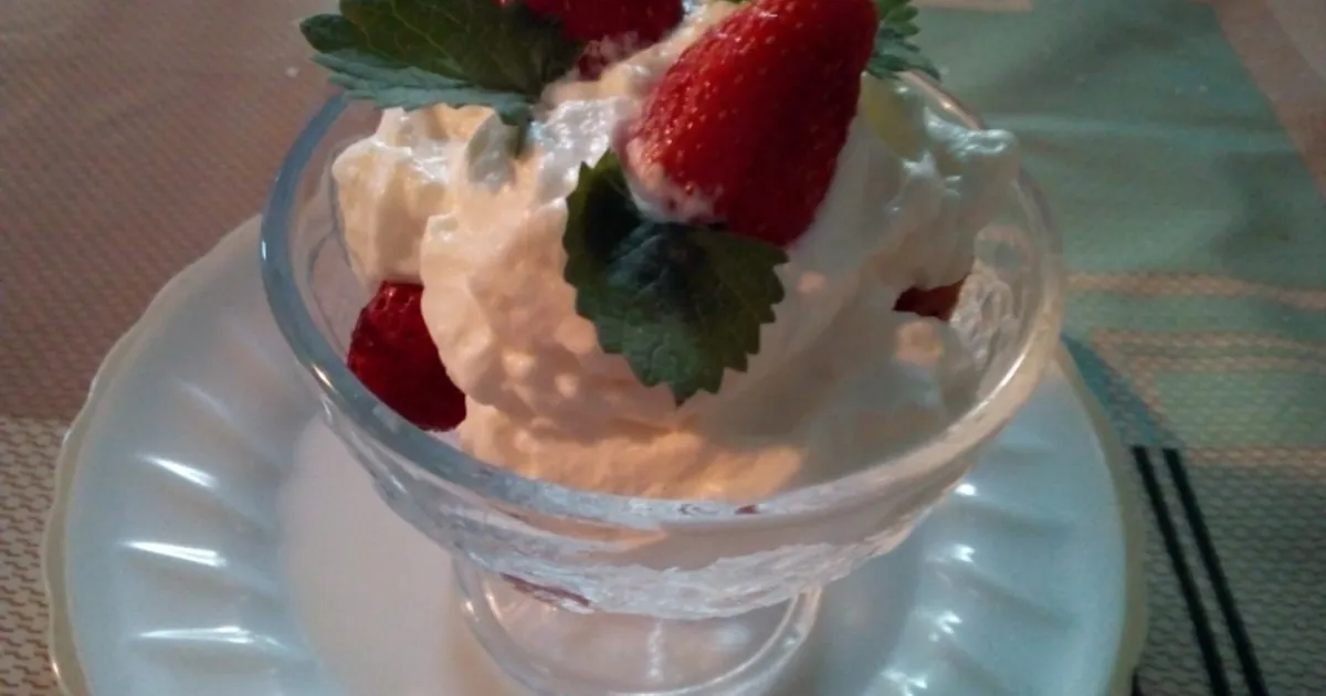 🍦Сливочное мороженое с рикоттой и клубничным сиропом🍓 - рецепт автора ...
