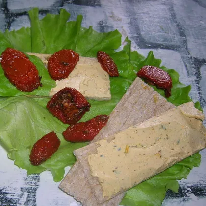 Творожный мягкий сыр с зеленью из ряженки