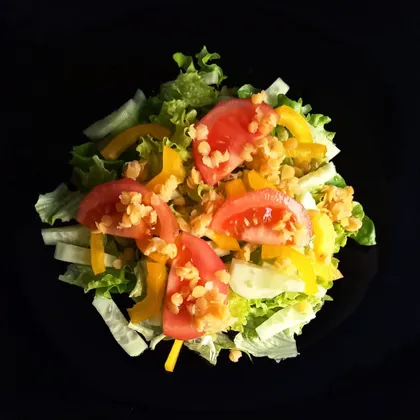 Овощной салат с чечевицей
