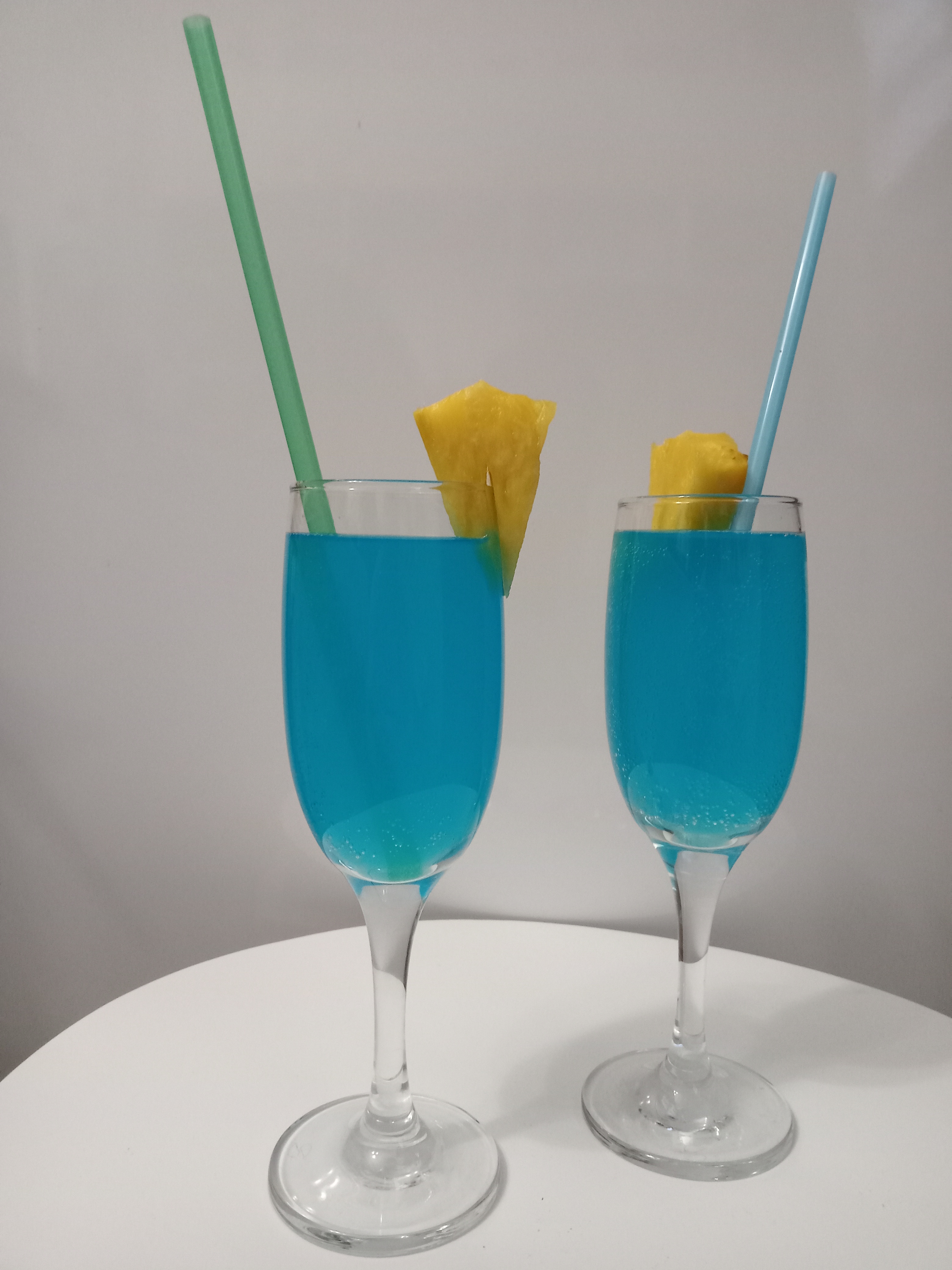 Голубая лагуна: рецепт коктейля