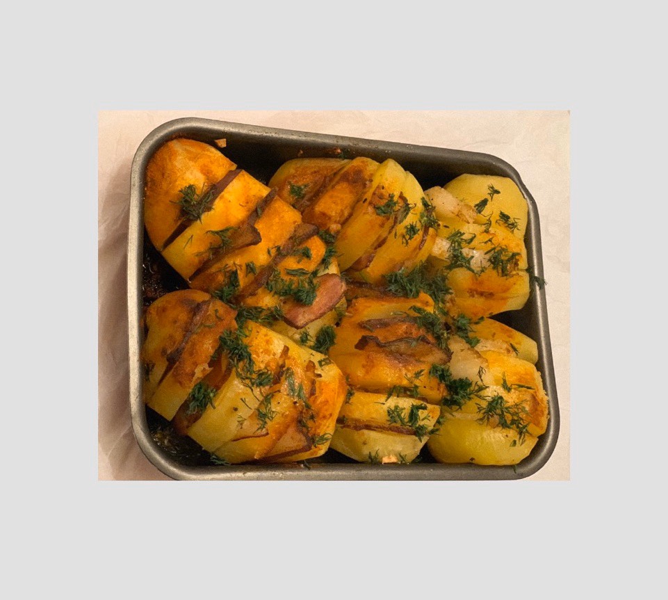 Запеченный картофель с салом и лучком, рецепт с фото — ремонты-бмв.рф