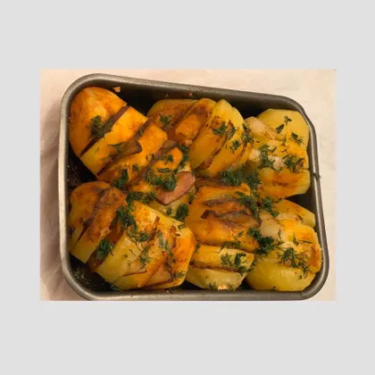 Картошка запечённая в духовке с копченым салом