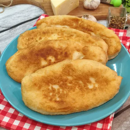 Пирожки 'Лапти' с картофелем и сыром