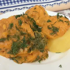 Курица, тушеная в кабачковой икре