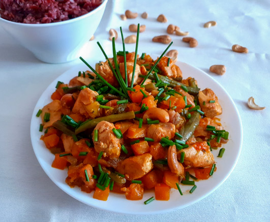 Куриное филе с тыквой и кешью орехами