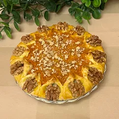 Пирог с курагой и грецкими орехами