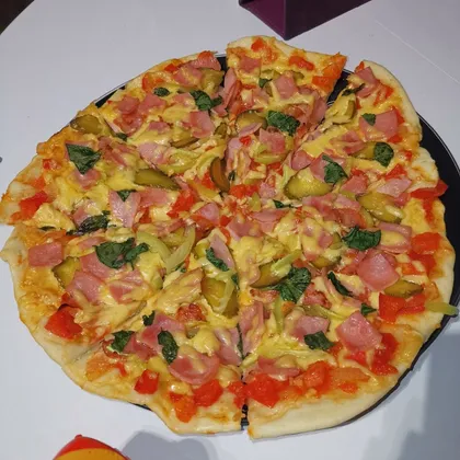 Пицца с домашним соусом