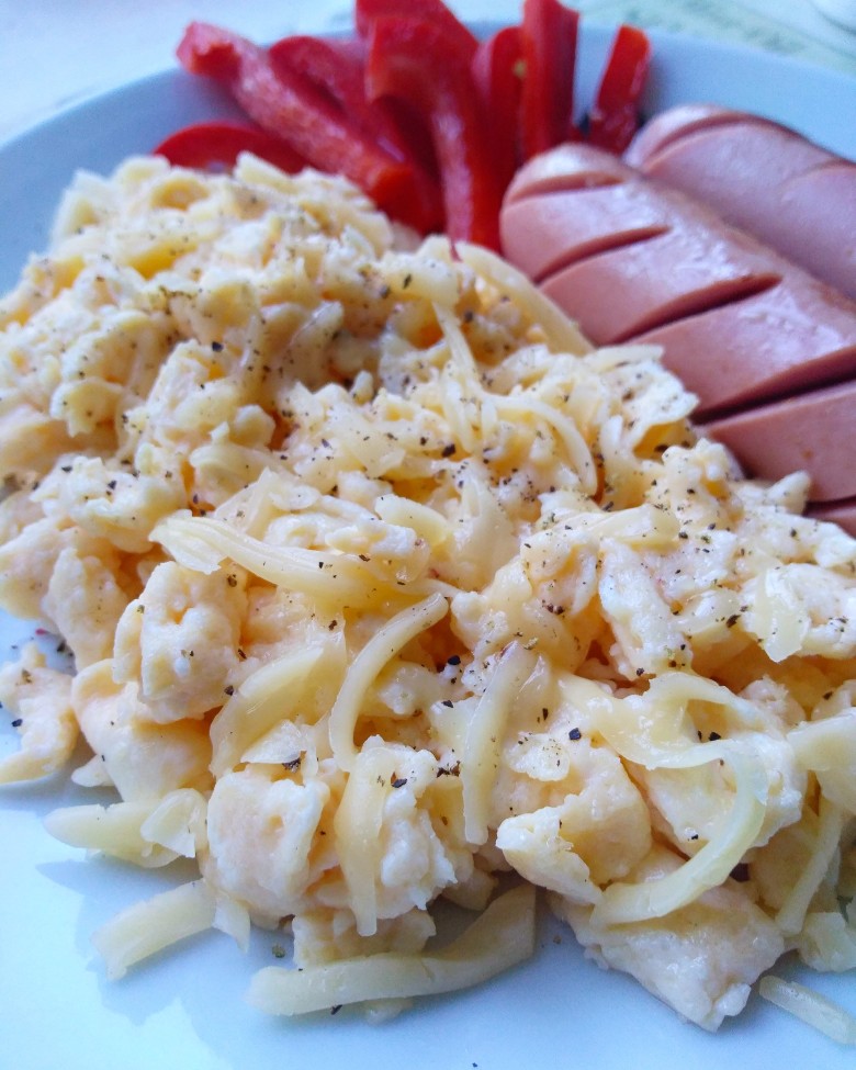 Скрэмбл с сыром