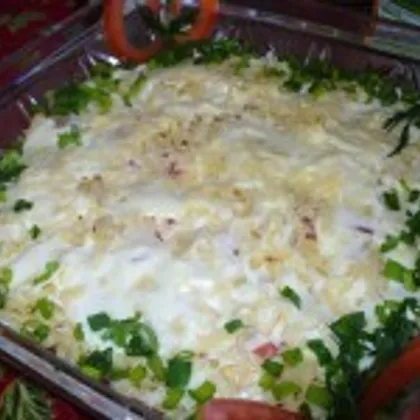 Салат с тунцом, помидорами и сыром «Капитанский»