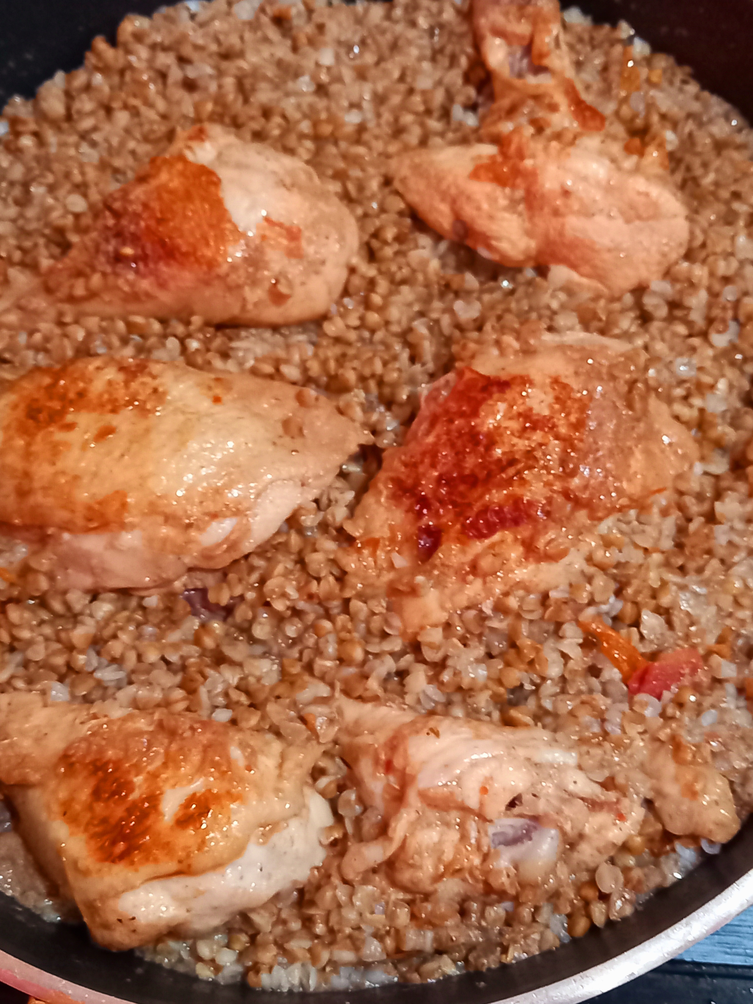 Курица с гречкой