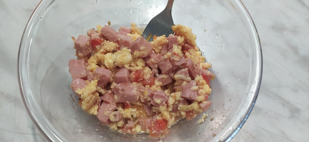 Сосиски с яйцами