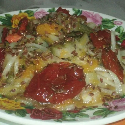 Салат с вялеными томатами