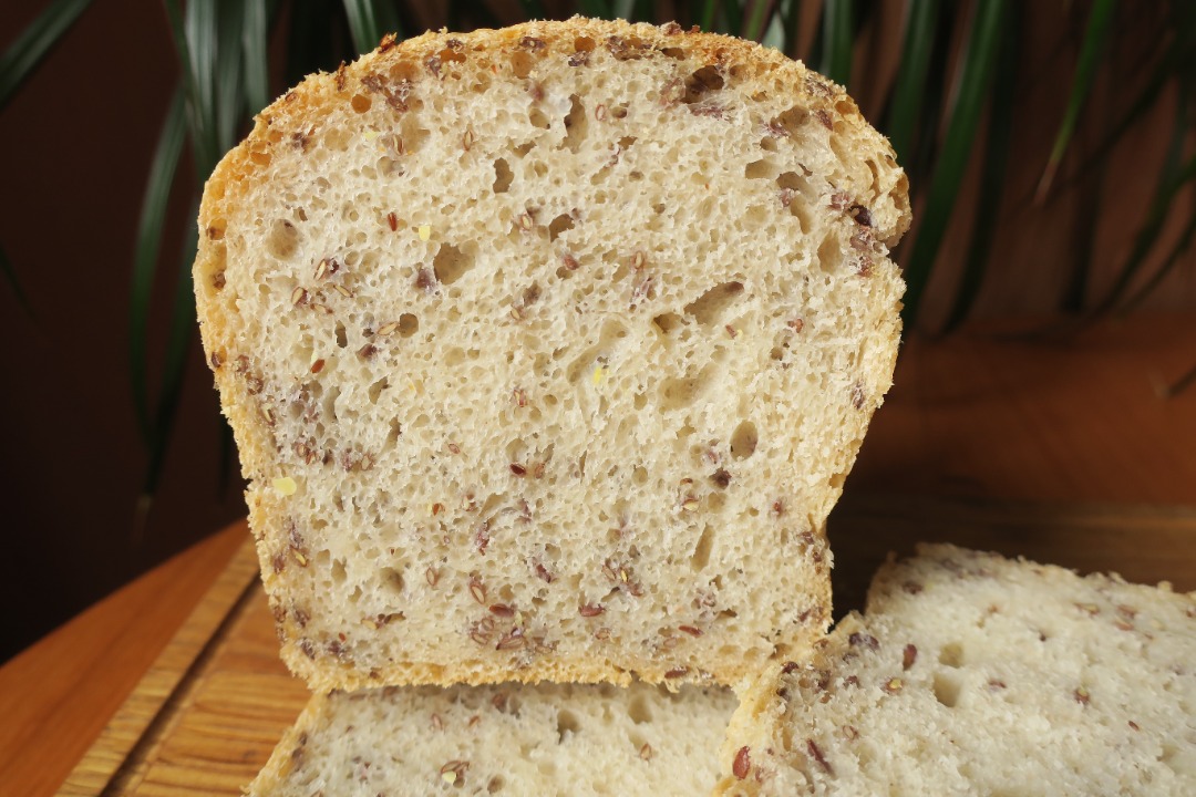 Хлеб пшеничный со льном