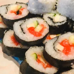 Роллы 🍣 с сёмгой 🐠