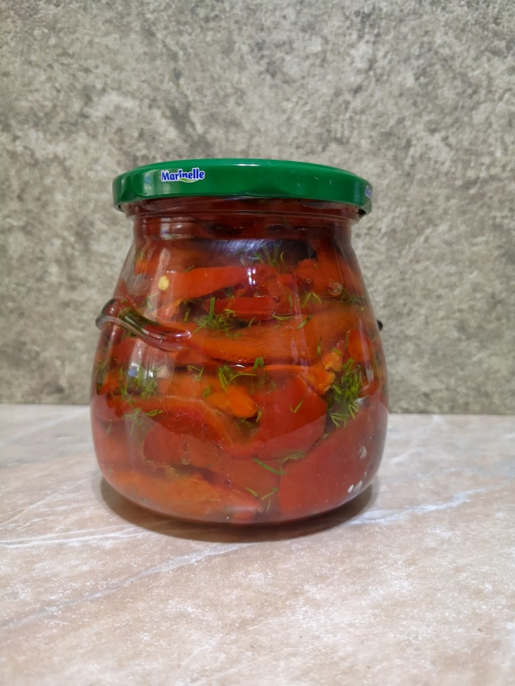 Запечённый маринованный перец болгарский