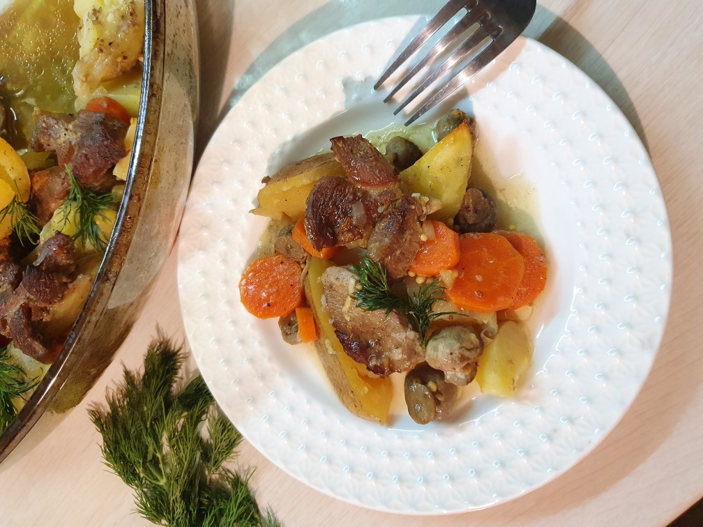 Вкусный ужин из индейки, грибов и овощей