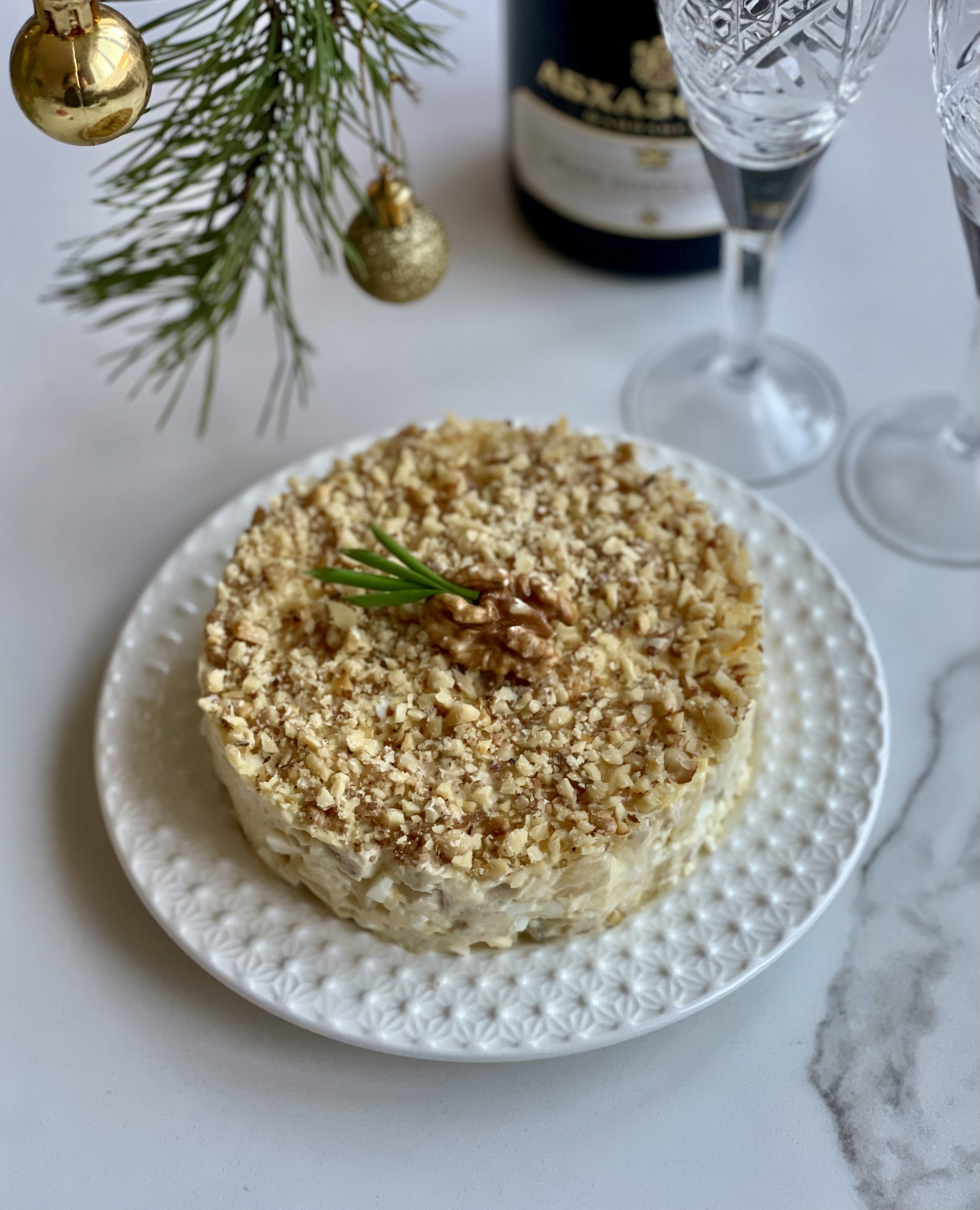 Салат с ананасом 