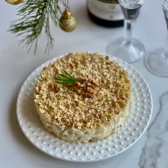 Салат с ананасом 