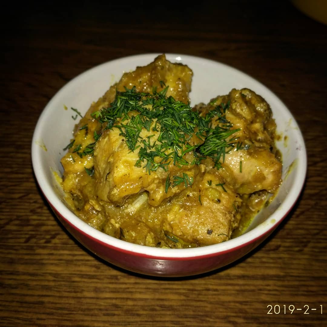 Вариант 2: Гуляш из курицы с подливкой по классическому рецепту