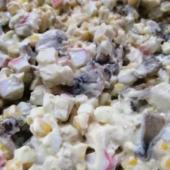 Салат с курицей и шампиньонами 