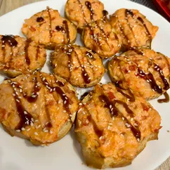 Запеченная закуска с крабовыми палочками