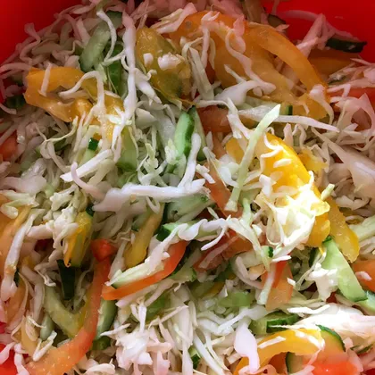 Яркий овощной салат
