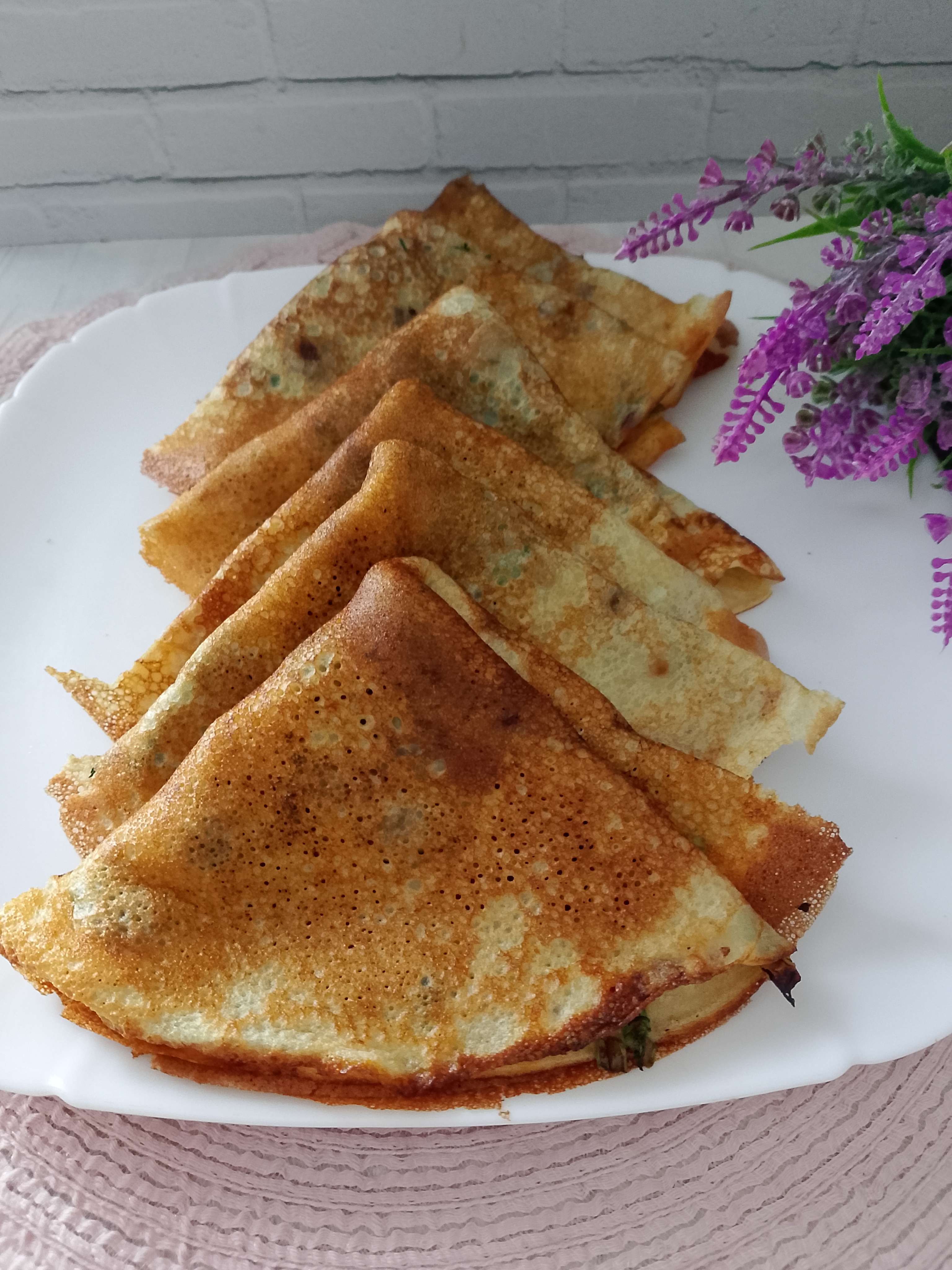 Блины на кефире с грибным припёком