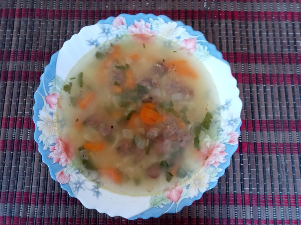 Рисовый суп с колбасками