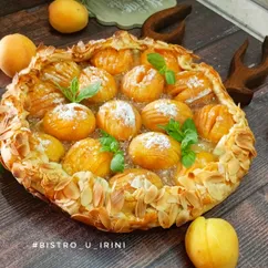 Галета с абрикосами и миндальными лепестками