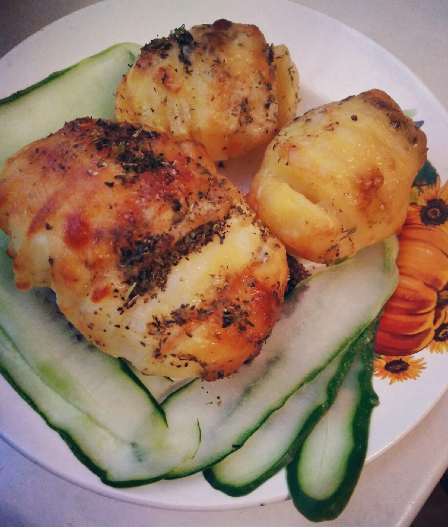 Запечный картофель с моцареллой