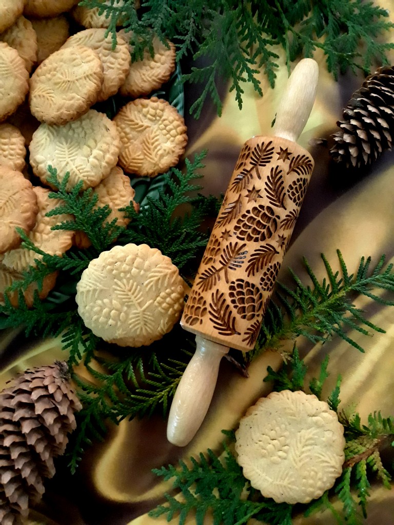 Новогодняя выпечка - пряное песочное печенье "Шишки" 🎄