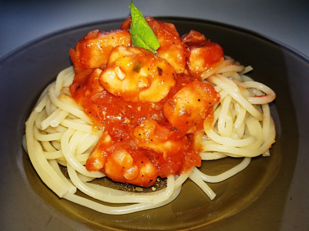 Спагетти с курицей и томатной пастой – пошаговый рецепт приготовления с фото