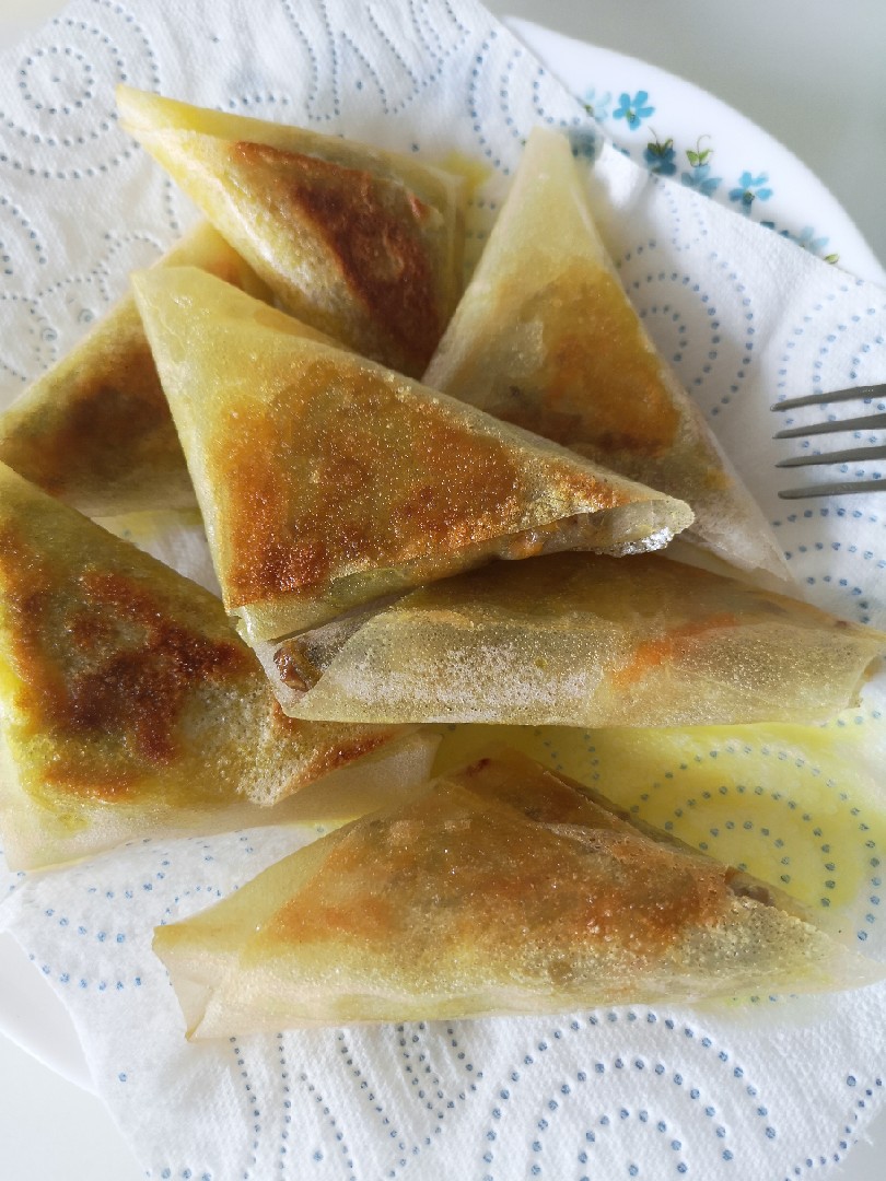 Хрустящие конвертики с мясом и овощами
