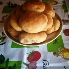 Пирожки   с  яблоками  и  мёдом